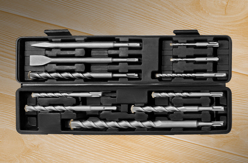 Drill bit and chisel set