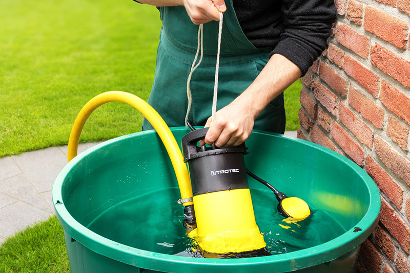 For clear and contaminated water in rain barrels